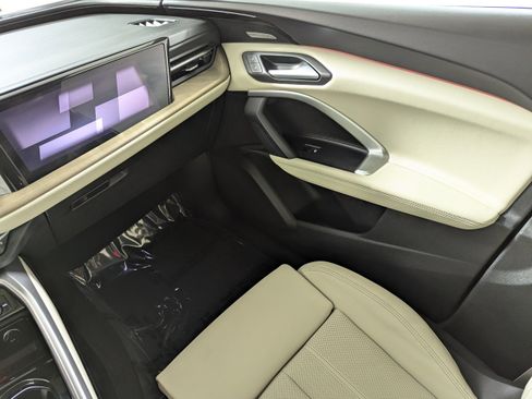 Certified 2025 Audi Q5 Prestige AWD/4WD image 11