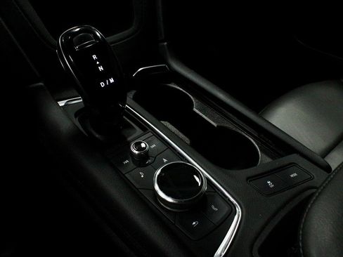 Used 2025 Cadillac XT6 Premium Luxury image 34