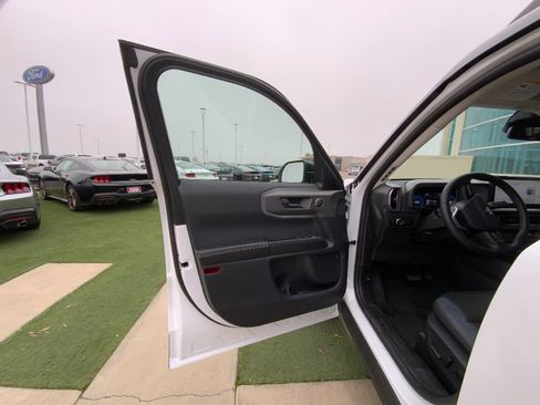 Used 2025 Ford Bronco Sport Outer Banks image 8