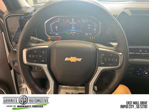Used 2025 Chevrolet Silverado 2500 LT w/ Convenience Package AWD/4WD image 2