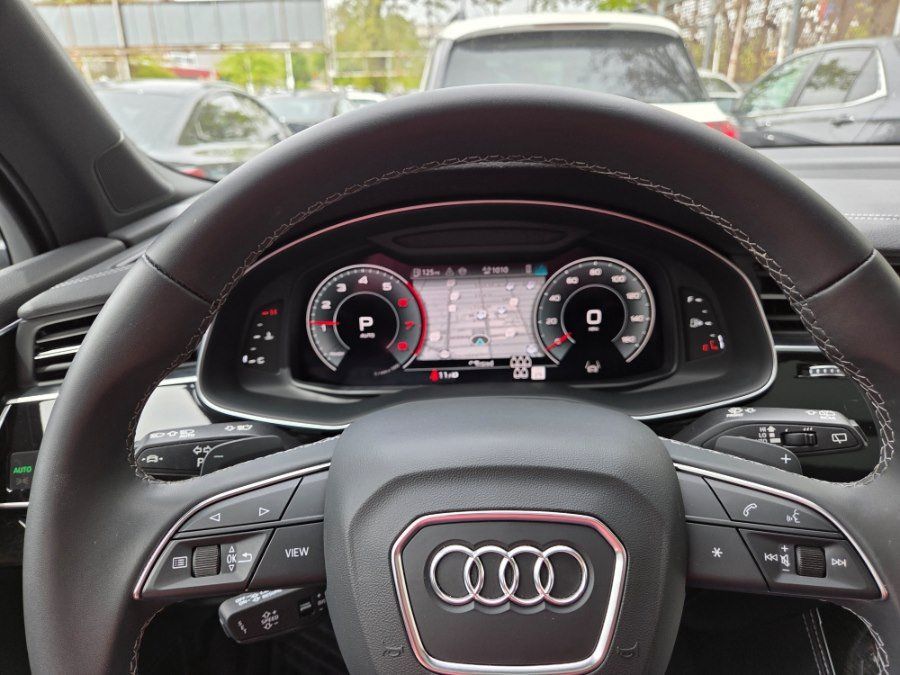 Used 2025 Audi Q7 3.0T Prestige w/ Prestige Package AWD/4WD image 11