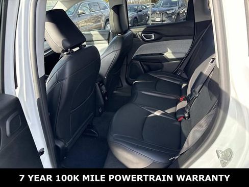 Used 2022 Jeep Compass Latitude w/ Sun and Sound Group image 17