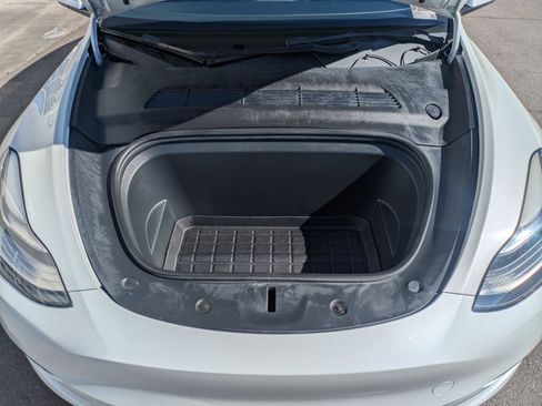 Used 2021 Tesla Model Y Long Range AWD/4WD image 35