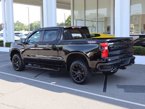 Used 2021 Chevrolet Silverado 1500 LT Trail Boss w/ Bed Protection Package AWD/4WD image 8