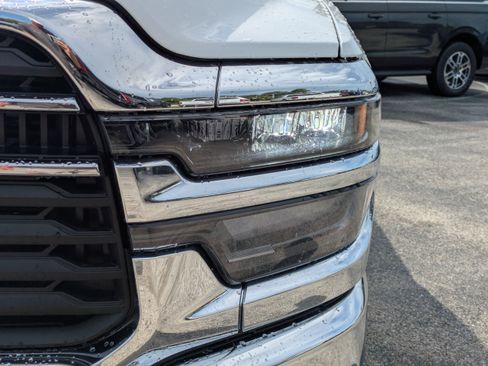 Used 2026 RAM 2500 Big Horn AWD/4WD image 10