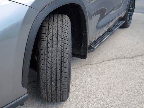 Certified 2026 Toyota Highlander Limited image 12