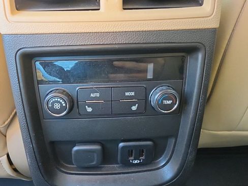 Used 2017 Buick Envision Essence FWD image 30