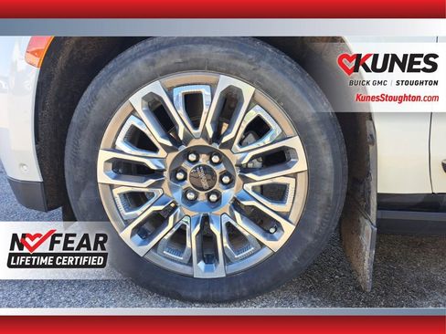 Used 2023 GMC Yukon Denali Ultimate w/ LPO, Floor Liner Package image 16