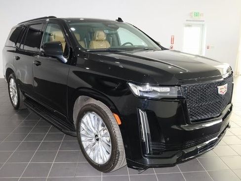 Used 2021 Cadillac Escalade Sport w/ Driver Assist Tech Package image 7