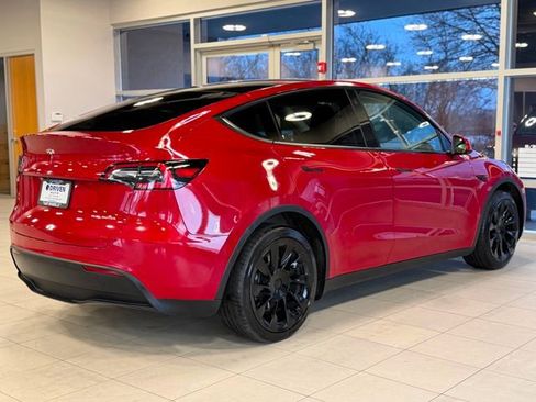 Used 2021 Tesla Model Y Long Range image 12