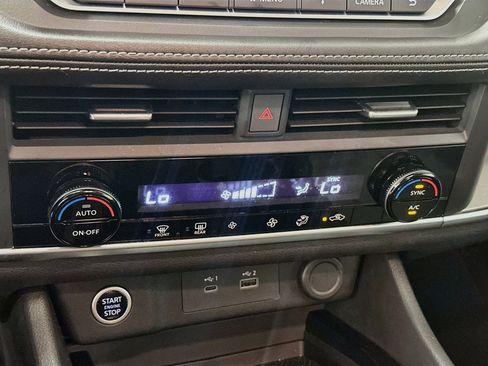 Used 2023 Nissan Rogue SV AWD/4WD image 23