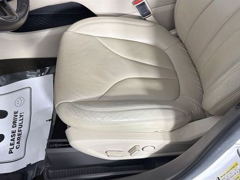 Used 2016 Lincoln MKX Reserve FWD image 19