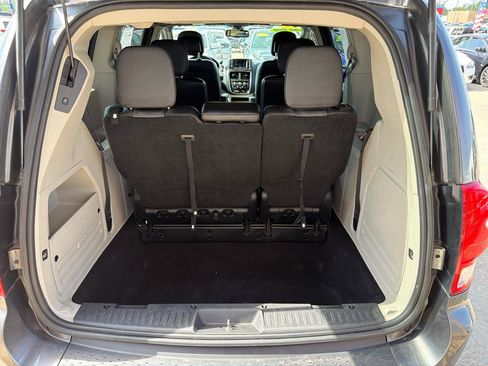 Used 2020 Dodge Grand Caravan SXT FWD image 39