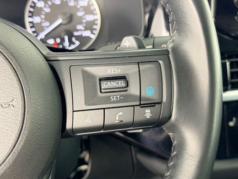 Used 2025 Nissan Pathfinder SV AWD/4WD image 27