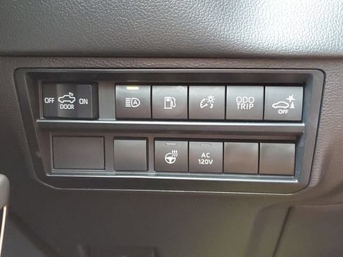 Used 2024 Toyota Tundra Limited AWD/4WD image 27