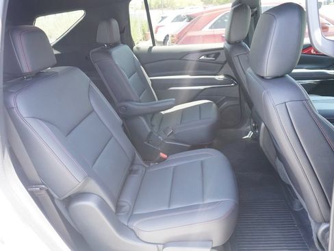 Used 2025 Chevrolet Traverse Z71 w/ Driver Confidence Package AWD/4WD image 9