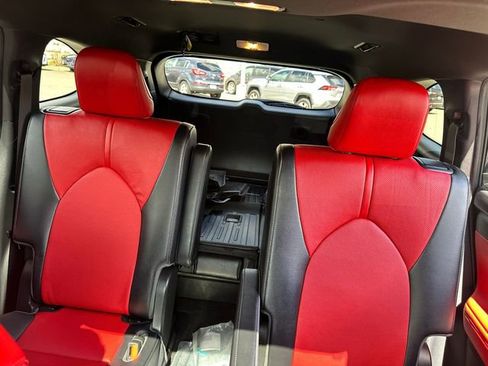 Used 2023 Toyota Highlander XSE image 30