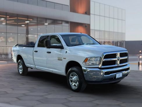 Used 2018 RAM 3500 SLT AWD/4WD image 8