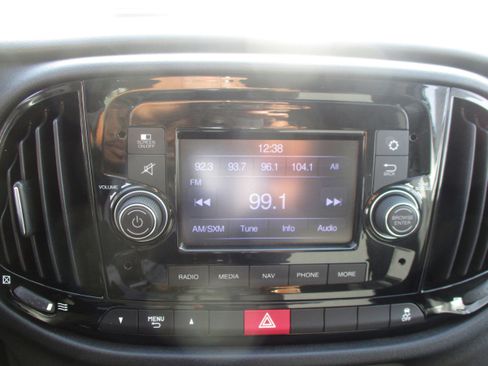 Used 2018 RAM ProMaster City Tradesman image 16