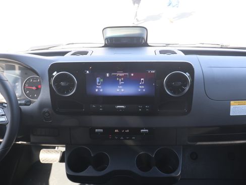 New 2025 Mercedes-Benz Sprinter 2500 image 10