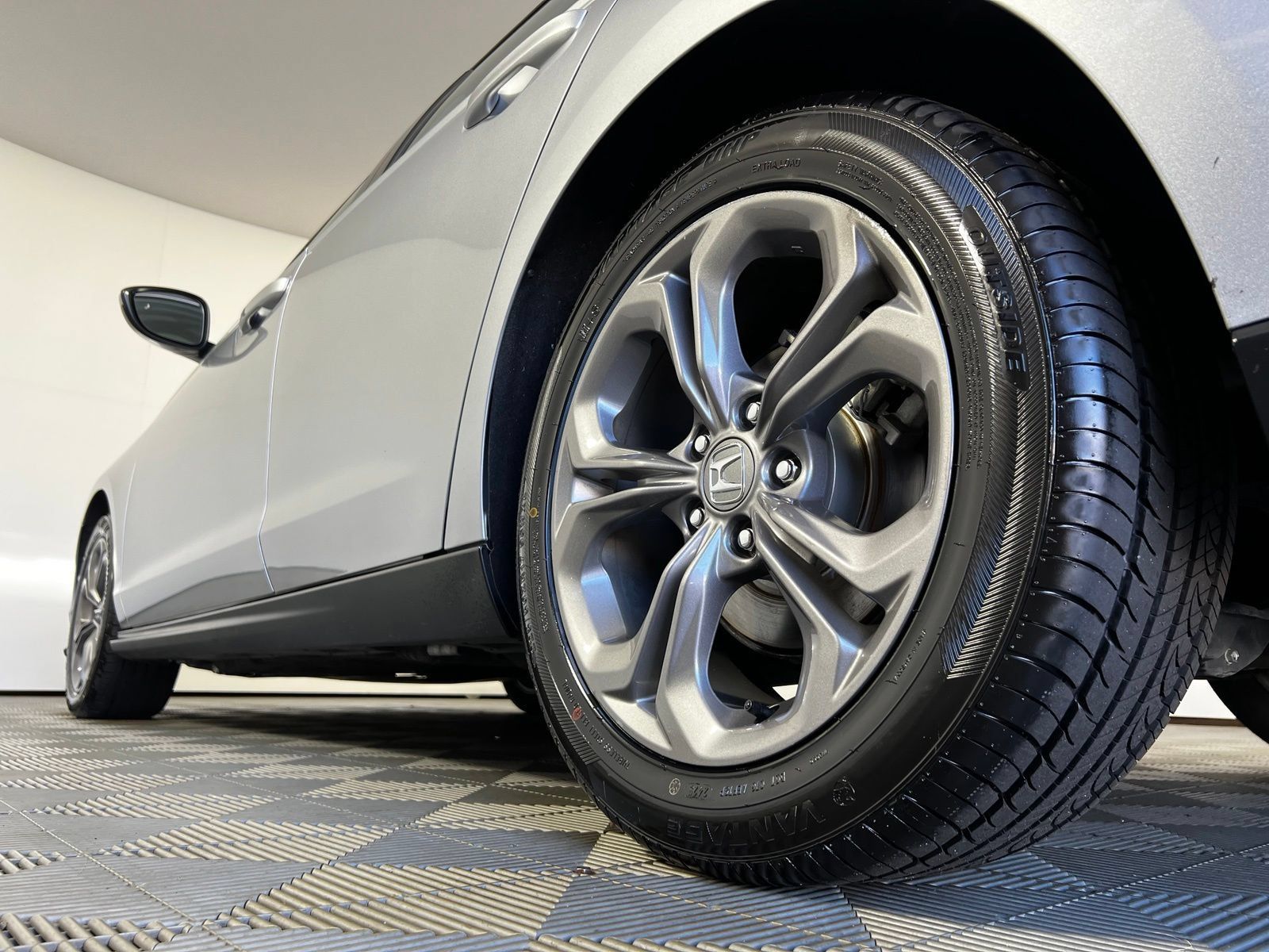 Used 2024 Honda Accord EX image 27