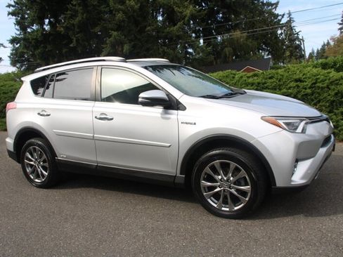 Used 2016 Toyota RAV4 Limited w/ Advanced Technology Package AWD/4WD image 2