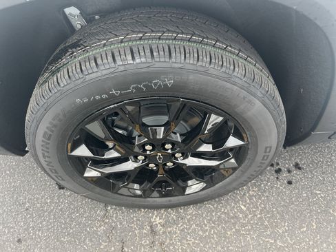 New 2026 Chevrolet Traverse LT image 3