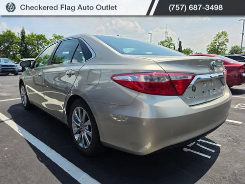 Used 2015 Toyota Camry XLE w/ Moonroof Package FWD image 4