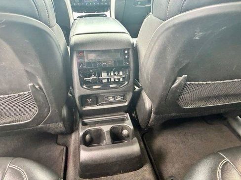 Used 2022 Jeep Grand Cherokee L Limited AWD/4WD image 12