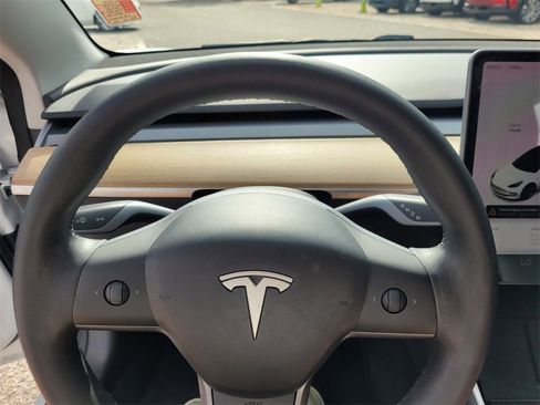 Used 2020 Tesla Model 3 Standard Range image 28