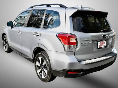 Used 2017 Subaru Forester 2.5i Limited AWD/4WD image 5