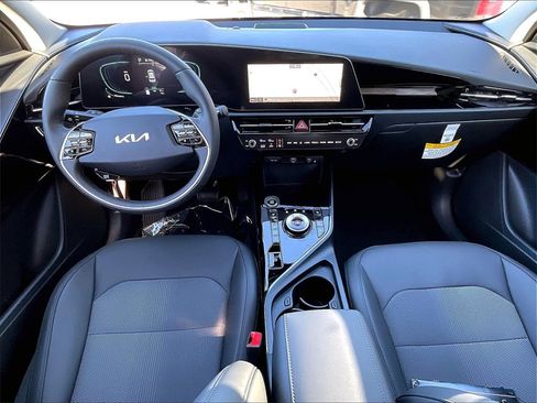 New 2025 Kia Niro EX image 12