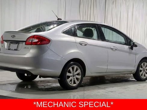 Used 2013 Ford Fiesta SE image 8