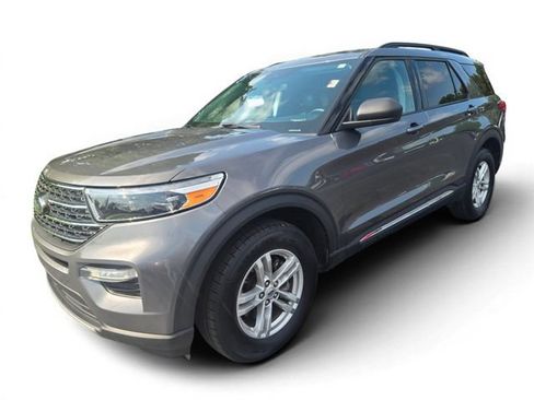 Used 2023 Ford Explorer XLT w/ Equipment Group 202A AWD/4WD image 8