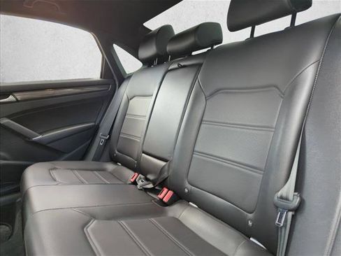 Used 2022 Volkswagen Passat 2.0T R-Line image 22