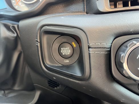 Used 2025 Jeep Wrangler Unlimited Rubicon AWD/4WD image 23