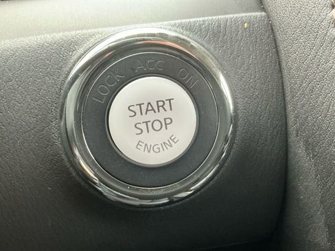 Used 2024 Nissan Armada Platinum w/ Captain's Chairs Package image 17