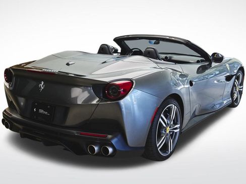 Used 2019 Ferrari Portofino image 5