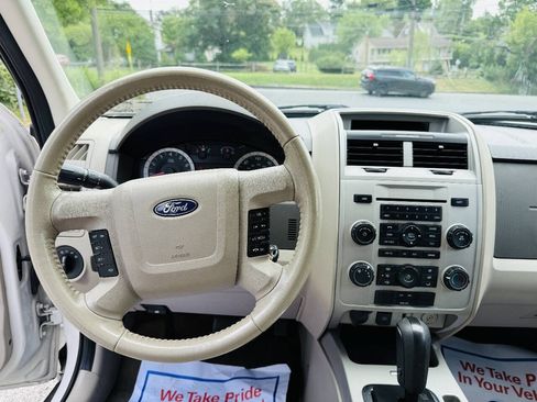 Used 2011 Ford Escape XLT w/ 201A Rapid Spec Order Code FWD image 11
