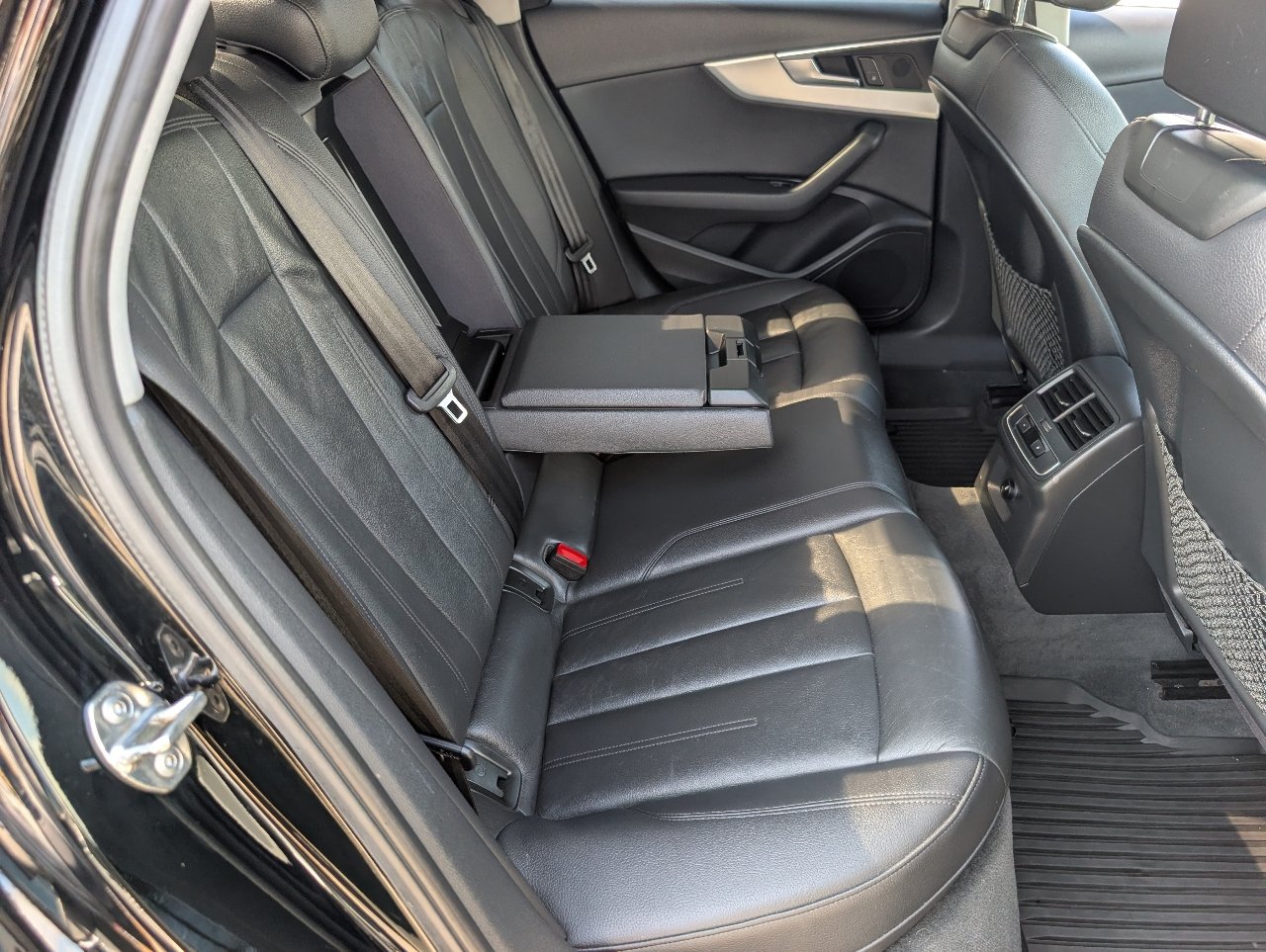 Used 2017 Audi A4 2.0T Ultra Premium w/ Convenience Package FWD image 5