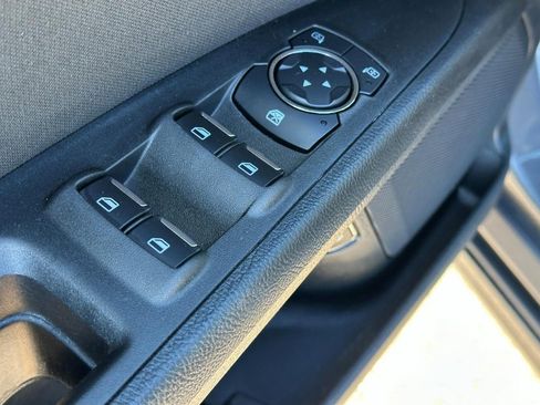 Used 2019 Ford Fusion SE image 16