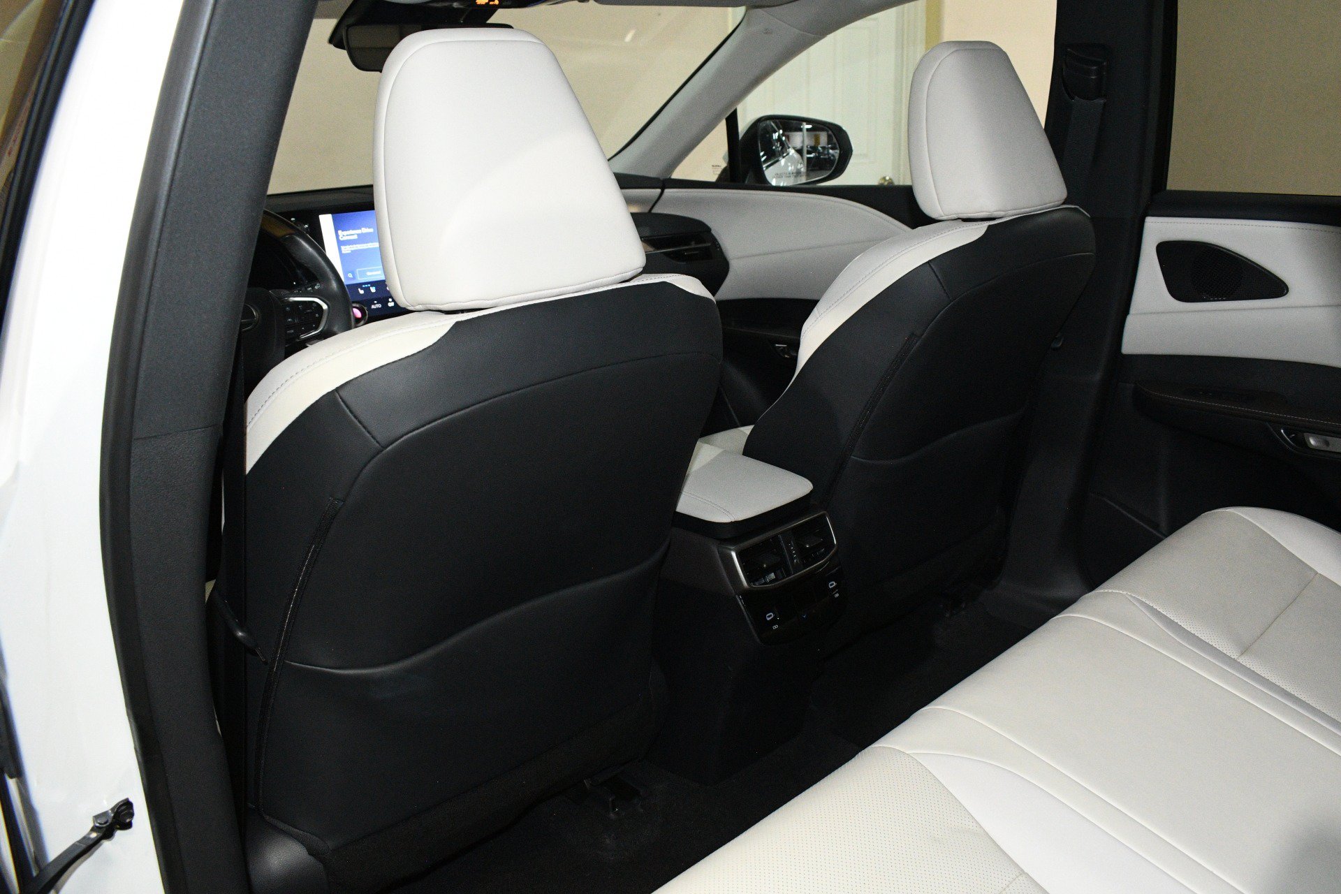 Used 2024 Lexus RX 350 Premium w/ Accessory Package (K3) FWD image 15