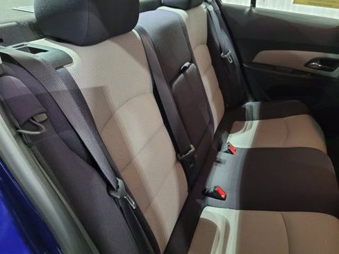 Used 2013 Chevrolet Cruze LS image 36