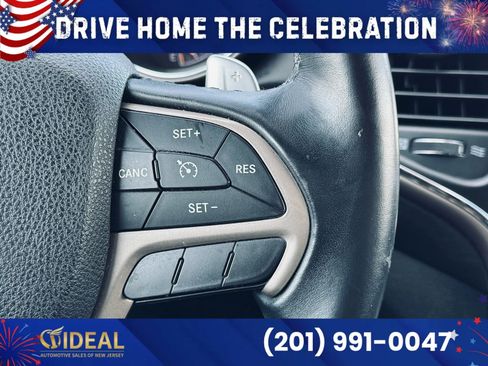 Used 2017 Jeep Grand Cherokee Laredo w/ Quick Order Package 23E AWD/4WD image 13