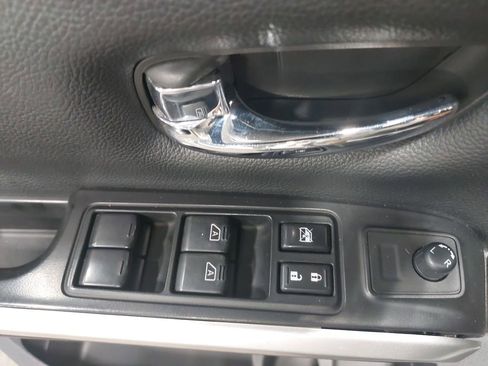 Used 2017 Nissan Titan SV AWD/4WD image 76