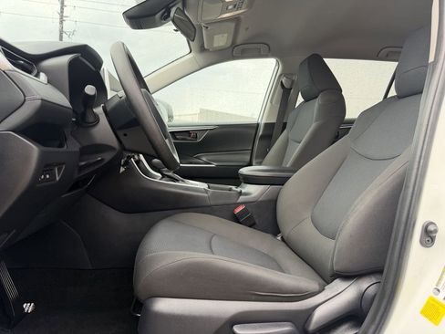 Used 2025 Toyota RAV4 LE FWD image 26