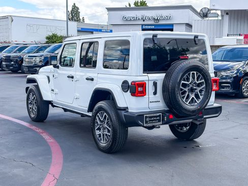 Used 2025 Jeep Wrangler Sahara image 2