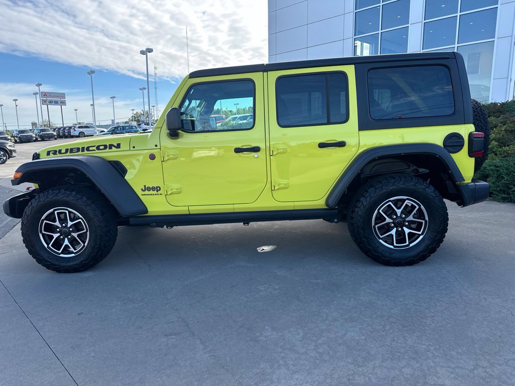 Used 2024 Jeep Wrangler Unlimited Rubicon AWD/4WD image 10