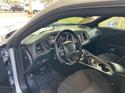 Used 2022 Dodge Challenger GT image 6