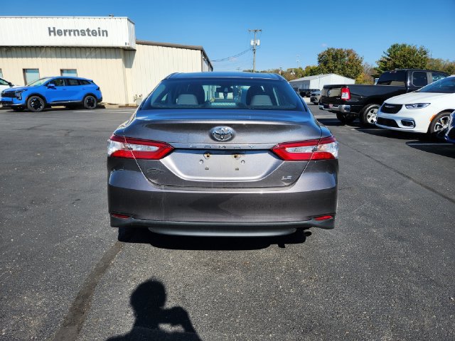 Used 2018 Toyota Camry LE w/ Convenience Package FWD image 34